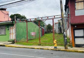 Se vende lote de 172m2 con uso de suelo mixto en Heredia 25-74