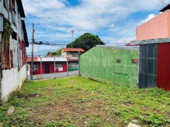 Se vende lote de 172m2 con uso de suelo mixto en Heredia 25-74