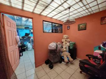 Se vende espaciosa casa en Guácima de Alajuela 25-437