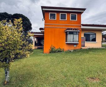 Casa a la venta en Residencial en San Isidro de Heredia.