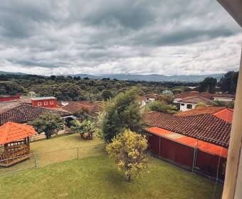 Casa a la venta en Residencial en San Isidro de Heredia.