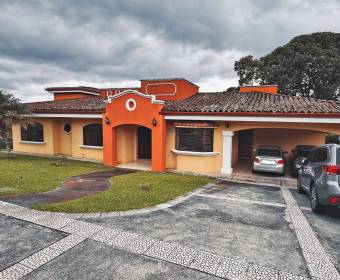 Casa a la venta en Residencial en San Isidro de Heredia.