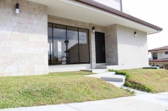 Venta de Casa en Ulloa, Heredia. RAH 25-596