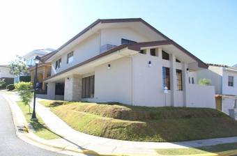 Venta de Casa en Ulloa, Heredia. RAH 25-596