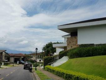 Venta de Casa en Ulloa, Heredia. RAH 25-596