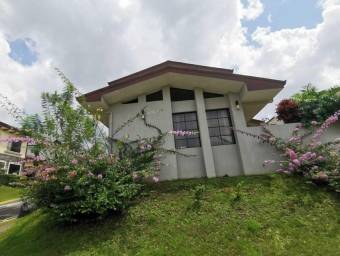 Venta de Casa en Ulloa, Heredia. RAH 25-596