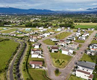 Lote a la venta en condominio Las Mesetas dentro de Cuidad Hacienda Los Reyes, La Guacima, Alajuela.