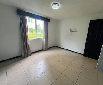 Apartamento a la venta en condominio Villas del Campo.