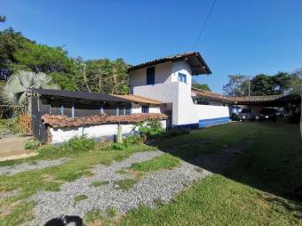 Se vende lote con uso de suelo mixto en Santa Rosa Heredia 25-438