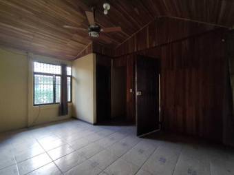 Se vende lote con uso de suelo mixto en Las horquetas Heredia 24-324