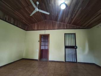 Se vende lote con uso de suelo mixto en Las horquetas Heredia 24-324