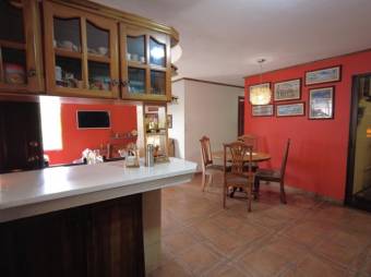 Se vende espaciosa casa en San Pedro de Barva 23-3331 