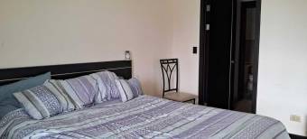 Se alquila moderno apartamento amoblado en Santa Ana 25-659