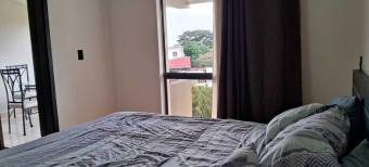 Se alquila moderno apartamento amoblado en Santa Ana 25-659