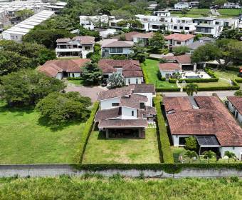 Casa de lujo a la venta en Lindora