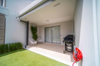 Se vende moderna casa con patio y terraza en Ciudad Colón 26-49 Se vende moderna casa con patio y terraza en Ciudad Colón 26-49