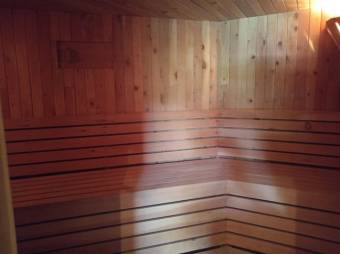 Se vende amplia propiedad de lujo con piscina en San Rafael Escazú 25-1599