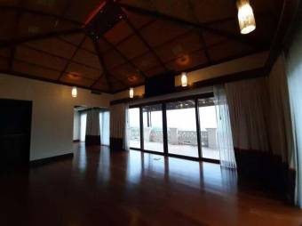 Se vende lujosa mansión con piscina en residencial de Santa Ana 23-3367 Se vende lujosa mansión con piscina en residencial de Santa Ana 23-3367