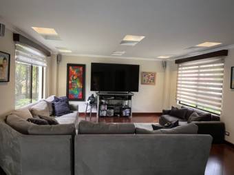 Se vende casa con patio y piscina en condominio de Santa Ana 25-1961 Se vende casa con patio y piscina en condominio de Santa Ana 25-1961