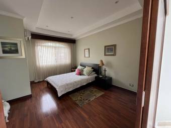 Se vende casa con patio y piscina en condominio de Santa Ana 25-1961 Se vende casa con patio y piscina en condominio de Santa Ana 25-1961