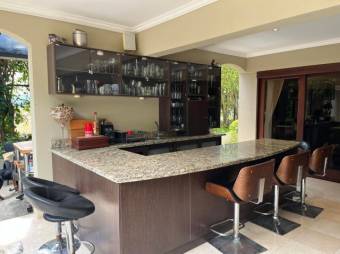 Se vende casa con patio y piscina en condominio de Santa Ana 25-1961 Se vende casa con patio y piscina en condominio de Santa Ana 25-1961