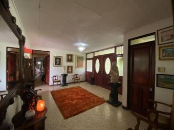 Se vende propiedad con uso mixto con amplio lote en Rio Segundo Alajuela 25-494