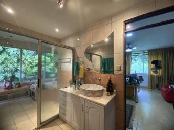 Se vende propiedad con uso mixto con amplio lote en Rio Segundo Alajuela 25-494