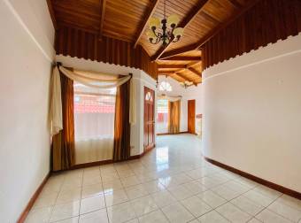 Venta de Casa en Tres Ríos de Cartago.