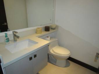 Se alquila moderno apartamento amoblado en Pozos Santa Ana 26-338