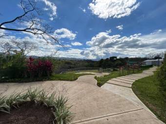 Se alquila espaciosa casa amueblada en condominio de San Antonio Alajuela 26-21