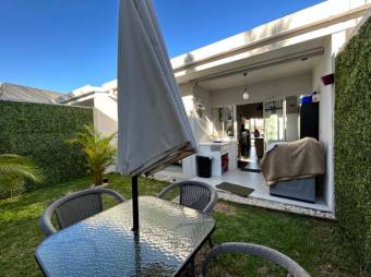 Se alquila espaciosa casa amueblada en condominio de San Antonio Alajuela 26-21