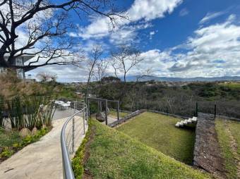 Se alquila espaciosa casa amueblada en condominio de San Antonio Alajuela 26-21