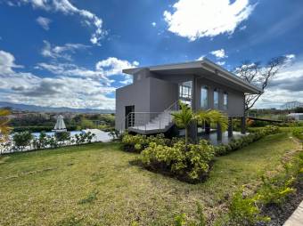 Se alquila espaciosa casa amueblada en condominio de San Antonio Alajuela 26-21