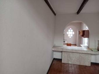 Se alquila espacioso apartamento con jardín en Rohrmoser 26-547