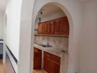 Se alquila espacioso apartamento con jardín en Rohrmoser 26-547