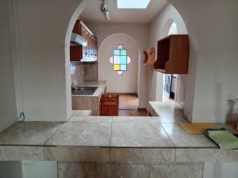 Se alquila espacioso apartamento con jardín en Rohrmoser 26-547