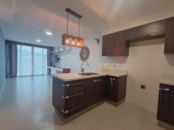 Se alquila moderno apartamento en Condominio Altamira 26-404