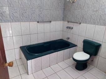 Se alquila espaciosa casa con patio en Santa Barbara Heredia 26-525 Se alquila espaciosa casa con patio en Santa Barbara Heredia 26-525