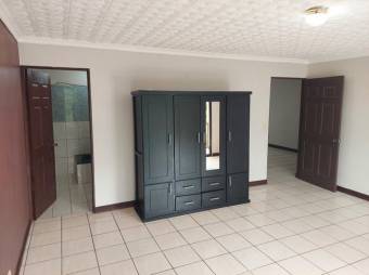 Se alquila espaciosa casa con patio en Santa Barbara Heredia 26-525 Se alquila espaciosa casa con patio en Santa Barbara Heredia 26-525