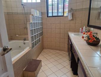 SAN JOSE ROHRMOSER VENDO CASA ₡150.000.000