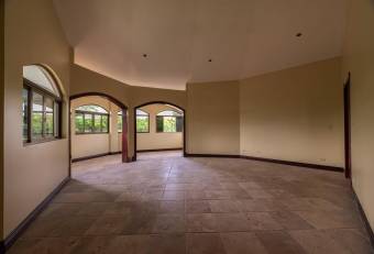 Hermosa casa de lujo, San Isidro de Heredia 2,600 mtrs2