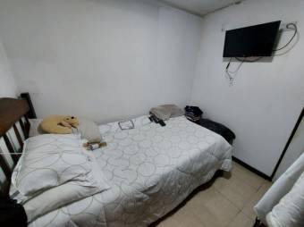 Se vende lujosa casa con uso de suelo mixto en Santo Tomas Heredia 25-1934