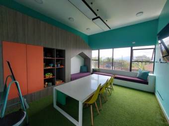 Se alquila casa con patio en condominio de San Antonio Escazú 26-354 Se alquila casa con patio en condominio de San Antonio Escazú 26-354