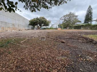 Se vende amplio lote plano de 1,397m2 en San Rafael Escazú 25-1402 Se vende amplio lote plano de 1,397m2 en San Rafael Escazú 25-1402