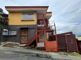 BUILDING FOR SALE WITH 3 APARTMENTS, DULCE NOMBRE, LA UNIÓN