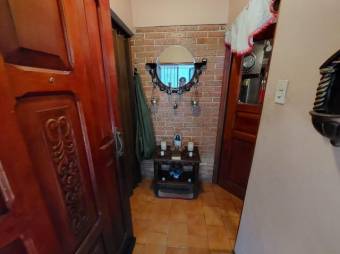 Se vende espaciosa casa con patio en Santa Lucia de Barva 26-568 Se vende espaciosa casa con patio en Santa Lucia de Barva 26-568