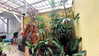 Se vende casa con uso de suelo mixto en San Cayetano 25-825 Se vende casa con uso de suelo mixto en San Cayetano 25-825