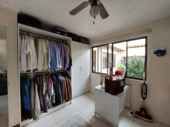 Se vende espaciosa casa en Rohrmoser cerca de la embajada Centro Americana 25-139 Se vende espaciosa casa en Rohrmoser cerca de la embajada Centro Americana 25-139