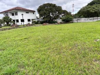 Se vende lote de 517m2 en condominio de Guácima Alajuela 26-567