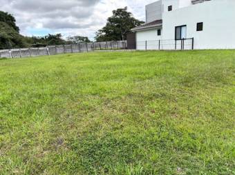 Se vende lote de 517m2 en condominio de Guácima Alajuela 26-567 Se vende lote de 517m2 en condominio de Guácima Alajuela 26-567